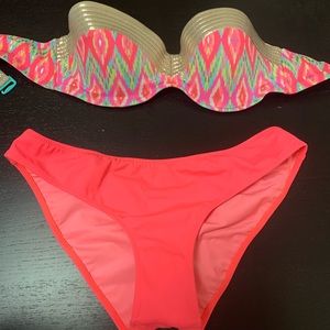 Victoria’s Secret | 34D Strapless Bikini